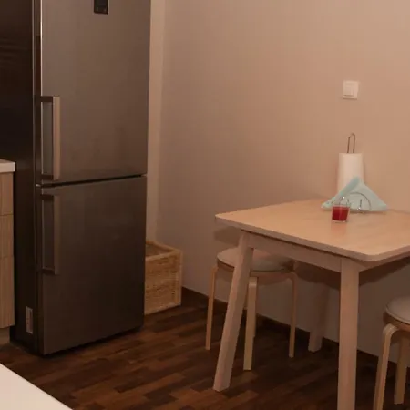 Stylish Zoi's Next To Helexpo, White Tower * Θεσσαλονίκη